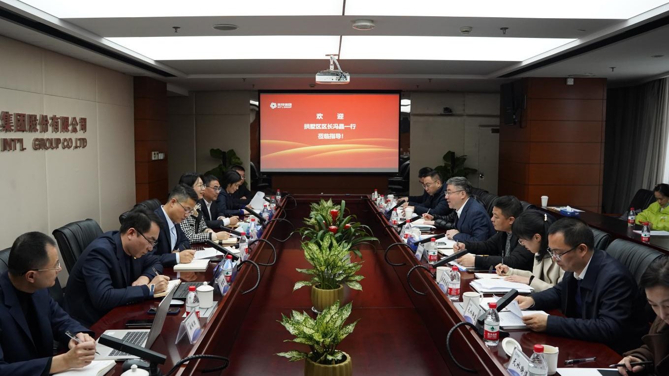 拱墅戋戋长冯晶一行来尊龙凯时集团开展“大走访大调研大效劳大解题”活动